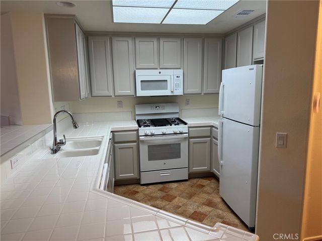 130 S Barranca 212, West Covina, CA 91791