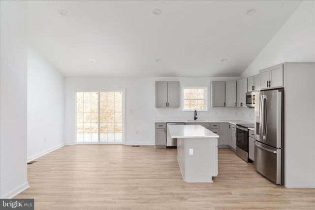 66 BLUEJAY CT, Front Royal, VA 22630