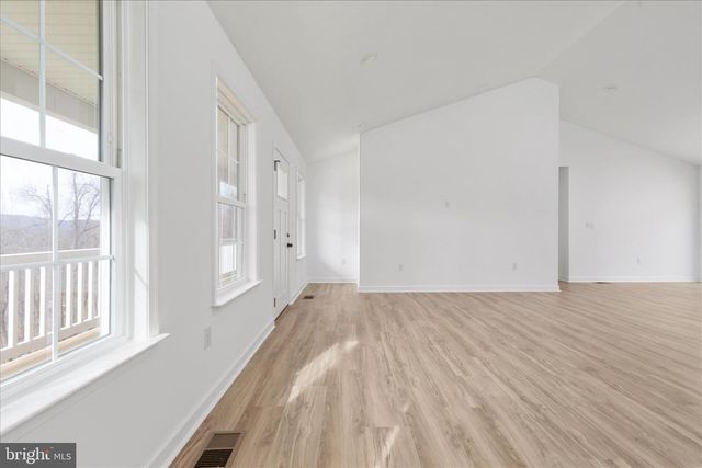 66 BLUEJAY CT, Front Royal, VA 22630