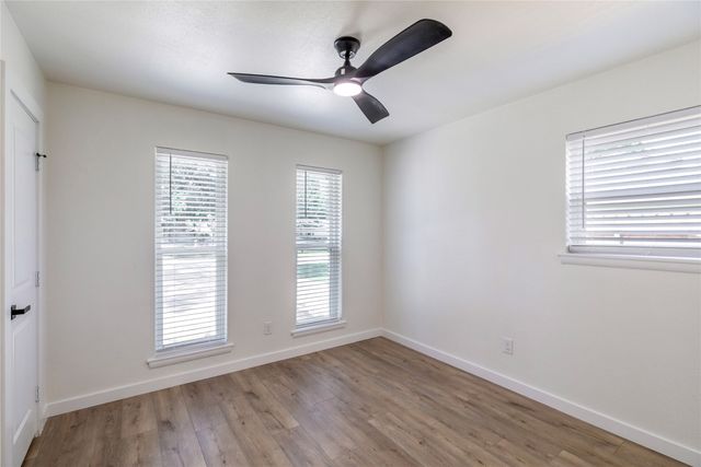 524 Circleview Drive N, Hurst, TX 76054