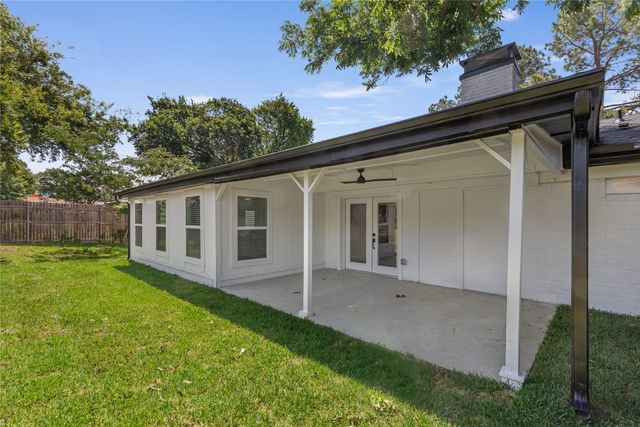 524 Circleview Drive N, Hurst, TX 76054