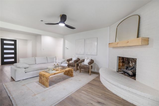 524 Circleview Drive N, Hurst, TX 76054