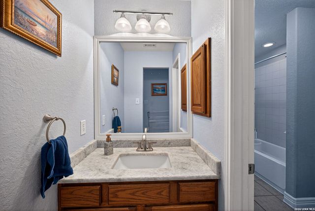 8715 Rancho De Taos, Helotes, TX 78023