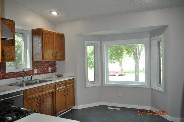 1007 Briar Creek Road, Eagan, MN 55123