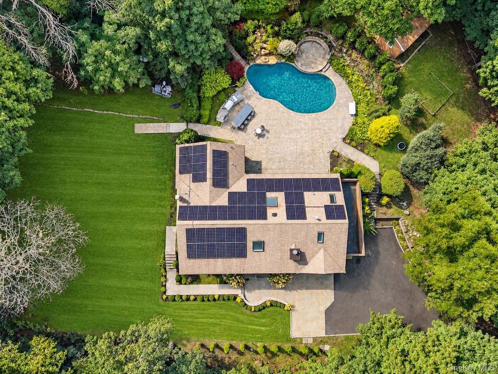 6 Tanyard Lane, Huntington, NY 11743 — exterior