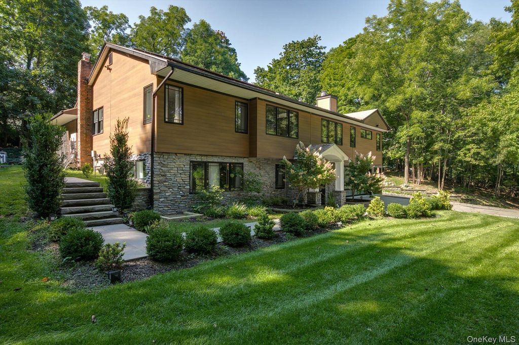 6 Tanyard Lane, Huntington, NY 11743 — photo 3