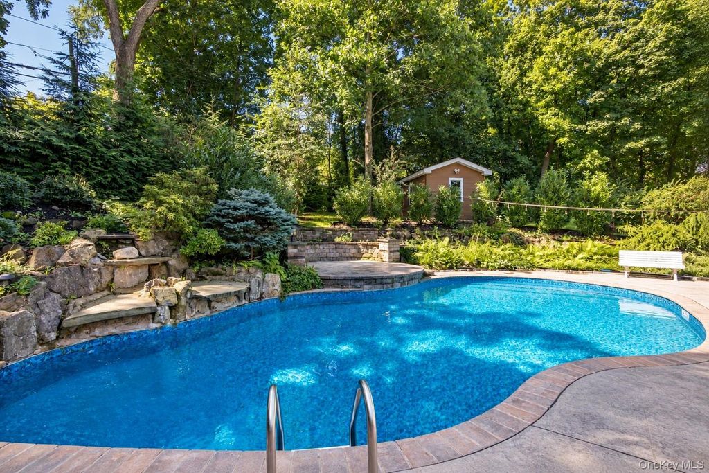 6 Tanyard Lane, Huntington, NY 11743 — photo 5