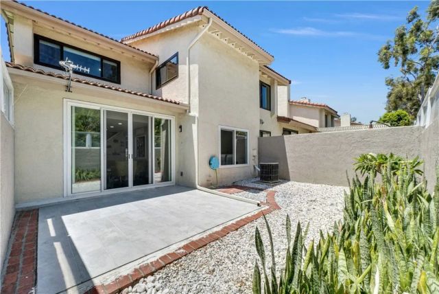 1000 Whitewater, Fullerton, CA 92833