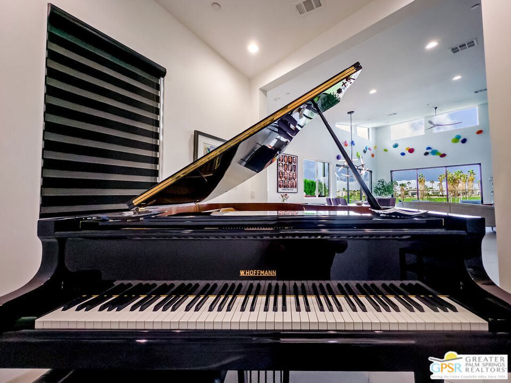 Image 18 of property listing at 4321 Lumina Way, Palm Springs, CA 92262