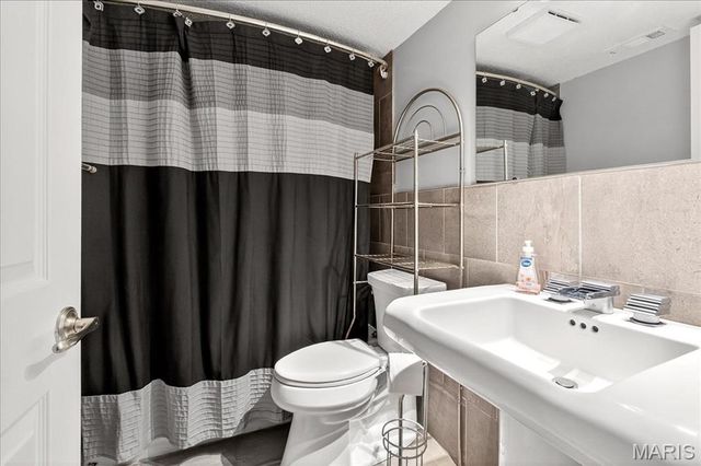 16 Midland Avenue, Maryland Heights, MO 63043