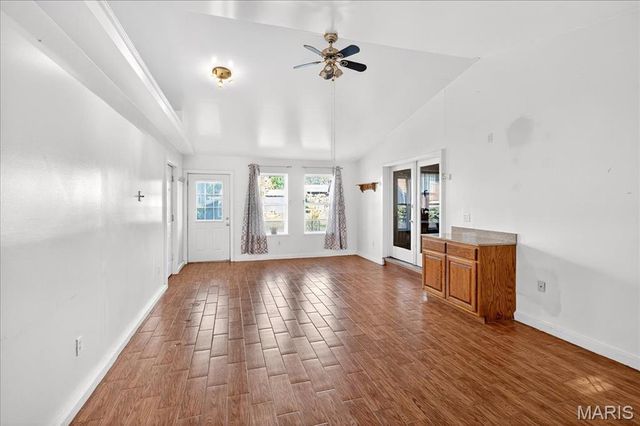 16 Midland Avenue, Maryland Heights, MO 63043