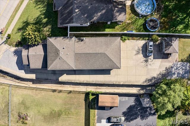 16 Midland Avenue, Maryland Heights, MO 63043