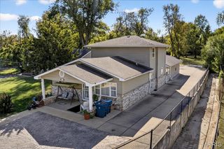 16 Midland Avenue, Maryland Heights, MO 63043