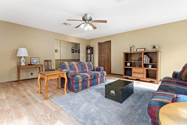 203 Magnolia Trail, Silsbee, TX 77656