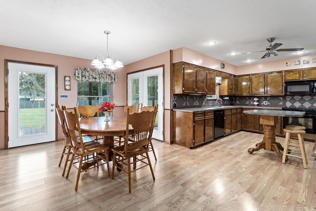 203 Magnolia Trail, Silsbee, TX 77656