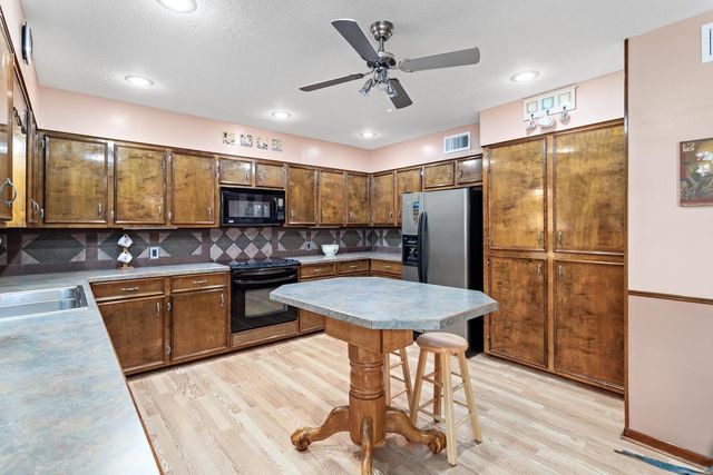 203 Magnolia Trail, Silsbee, TX 77656