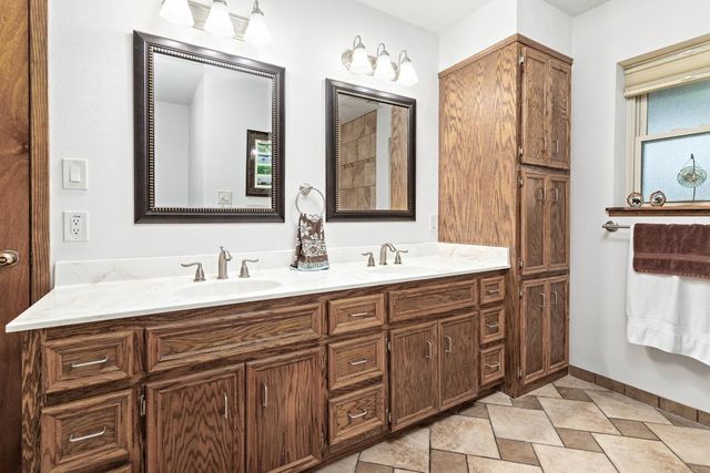 203 Magnolia Trail, Silsbee, TX 77656