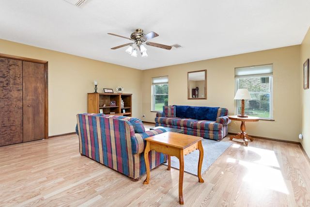 203 Magnolia Trail, Silsbee, TX 77656