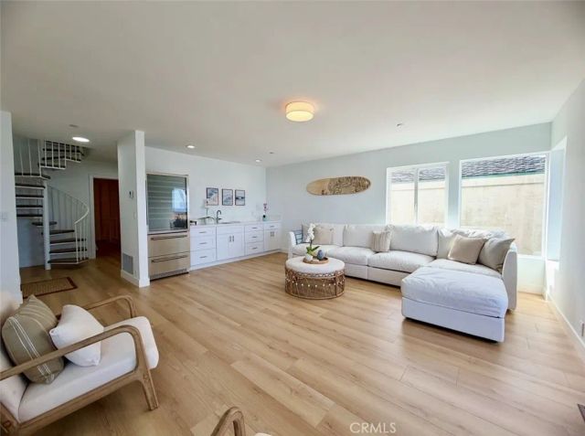 1045 Gaviota Drive B, Laguna Beach, CA 92651