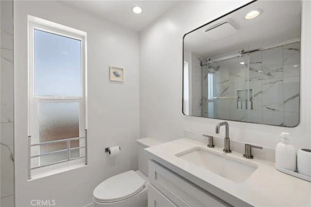 1045 Gaviota Drive B, Laguna Beach, CA 92651