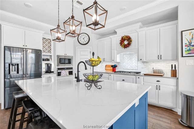 4204 Harding Court, Bryan, TX 77802