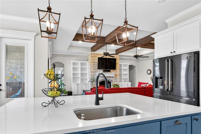 4204 Harding Court, Bryan, TX 77802