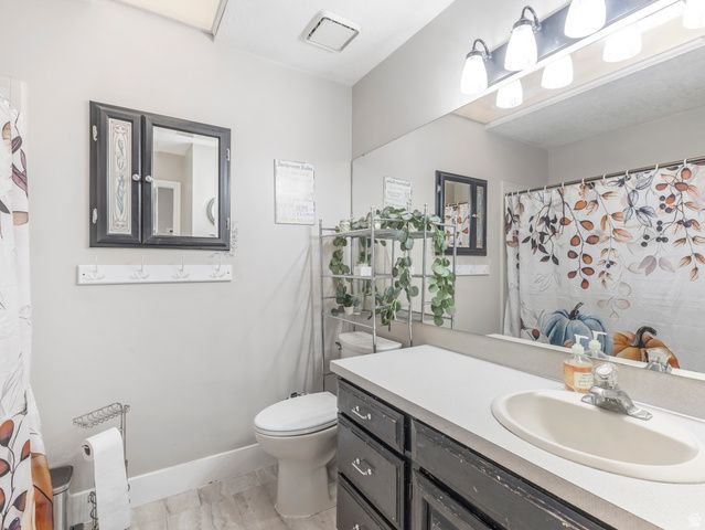 5558 S 400 W, Washington Terrace, UT 84405