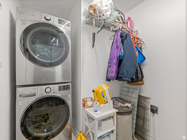 5558 S 400 W, Washington Terrace, UT 84405