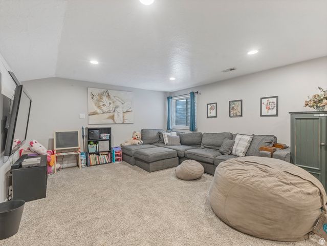 5558 S 400 W, Washington Terrace, UT 84405