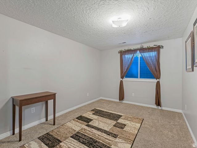 5558 S 400 W, Washington Terrace, UT 84405