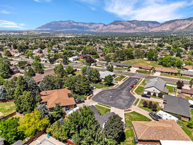 5558 S 400 W, Washington Terrace, UT 84405