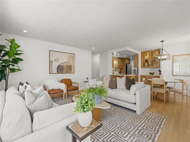 1 62nd Place 203, Long Beach, CA 90803