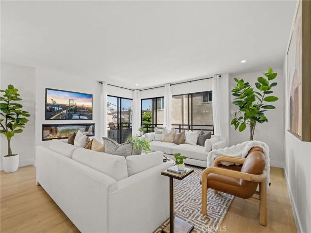 1 62nd Place 203, Long Beach, CA 90803