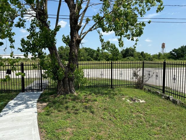 3501 Maury Street, Houston, TX 77009