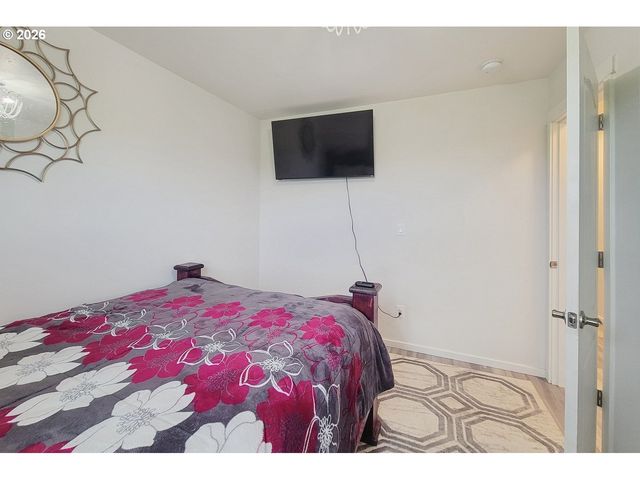 197 E ROOSEVELT St, Carlton, OR 97111