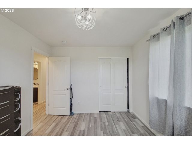 197 E ROOSEVELT St, Carlton, OR 97111