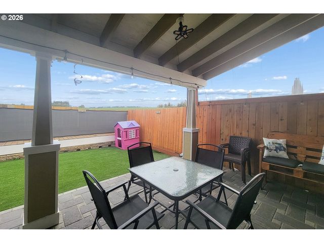 197 E ROOSEVELT St, Carlton, OR 97111