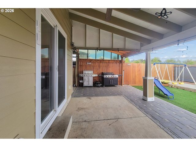 197 E ROOSEVELT St, Carlton, OR 97111