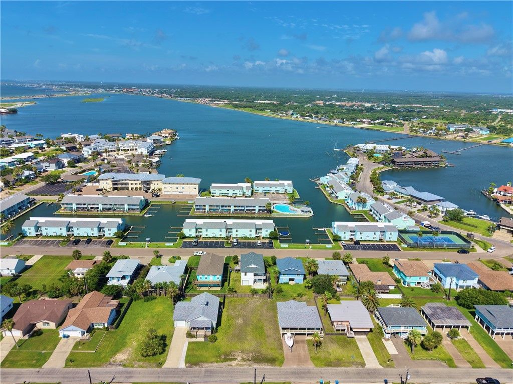 20 Nassau Dr, Rockport, TX 78382 — photo 3
