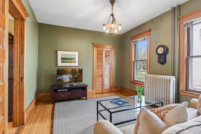 221 11th Avenue N, Hopkins, MN 55343