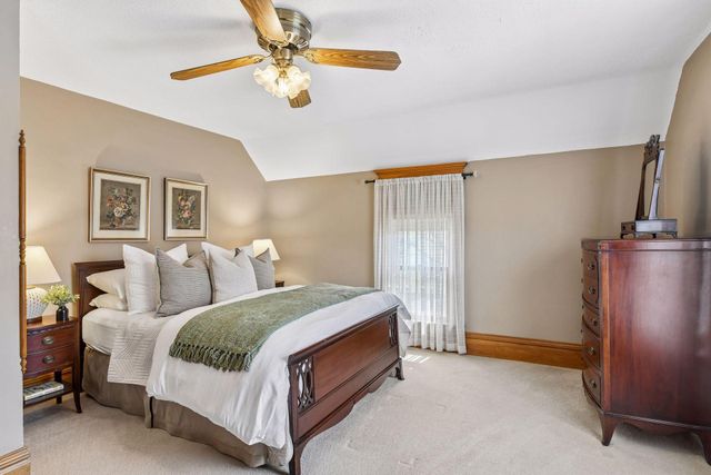 221 11th Avenue N, Hopkins, MN 55343