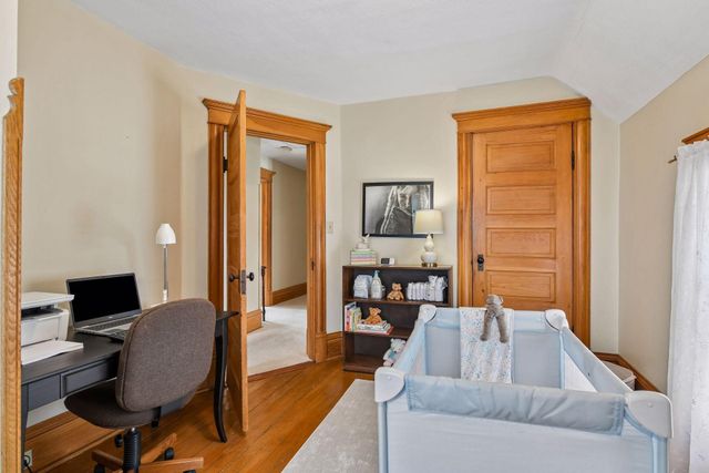 221 11th Avenue N, Hopkins, MN 55343