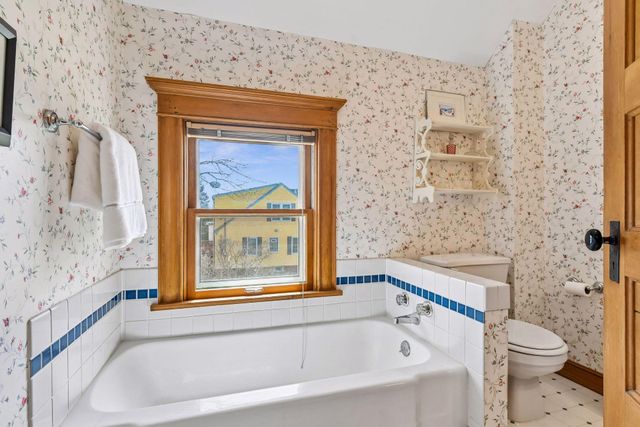 221 11th Avenue N, Hopkins, MN 55343