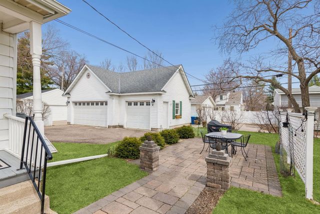 221 11th Avenue N, Hopkins, MN 55343