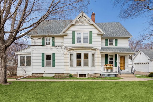 221 11th Avenue N, Hopkins, MN 55343