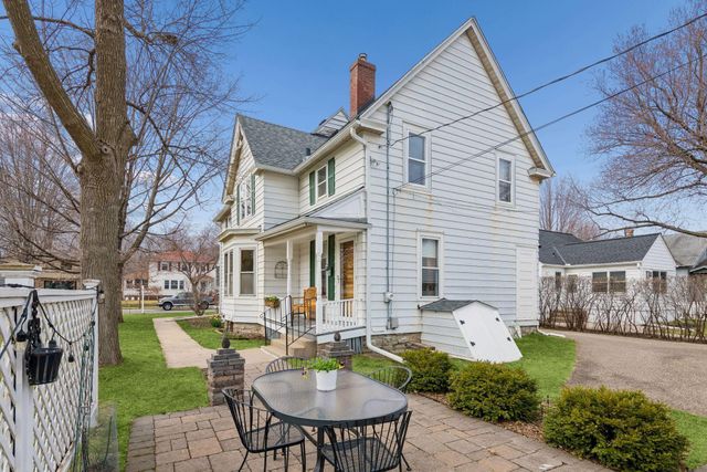 221 11th Avenue N, Hopkins, MN 55343