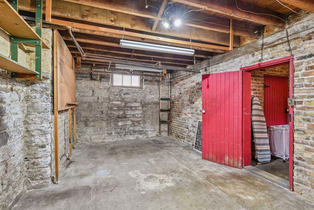 221 11th Avenue N, Hopkins, MN 55343