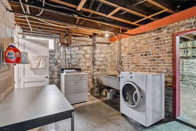 221 11th Avenue N, Hopkins, MN 55343