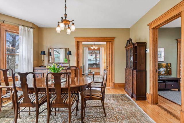 221 11th Avenue N, Hopkins, MN 55343