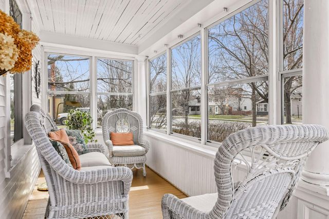 221 11th Avenue N, Hopkins, MN 55343